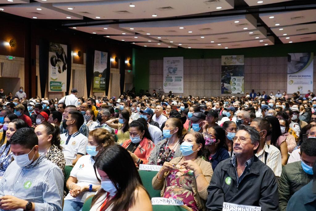 ¡Más de mil tolimenses acompañaron la audiencia pública de Cortolima!